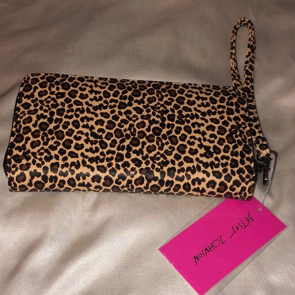 Betsey Johnson Leopard Print Faux Leather Zip Around Continental Wallet NWT - Picture 7 of 16